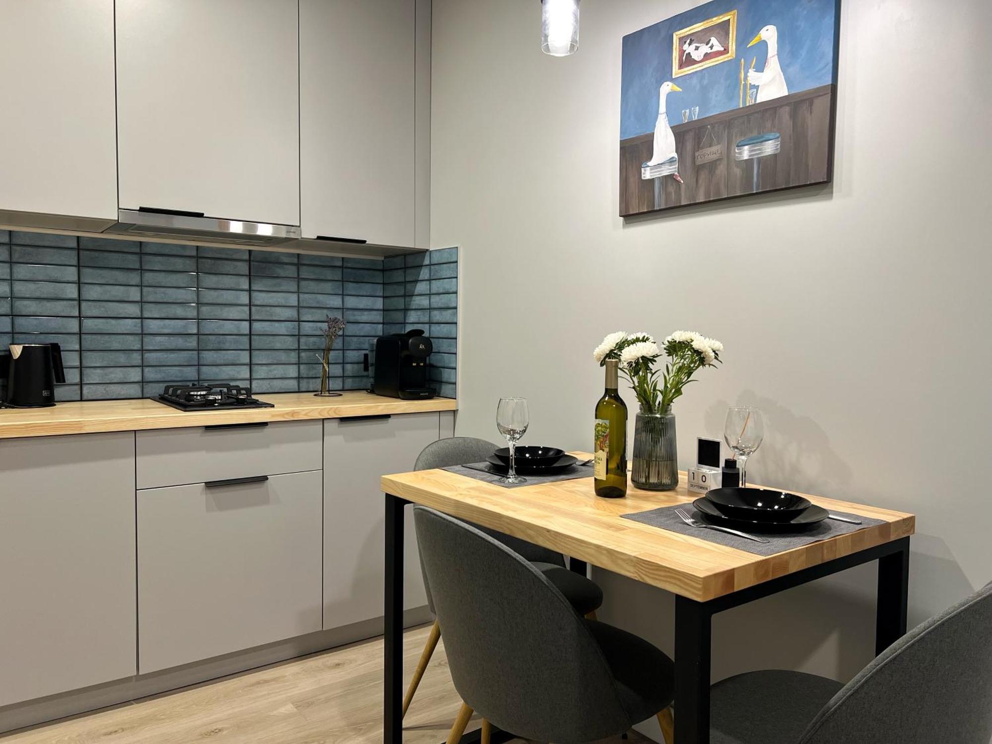 «Гори́Ще На Площі Польський Ринок» Apartman Kamjanyi Potoki Kültér fotó