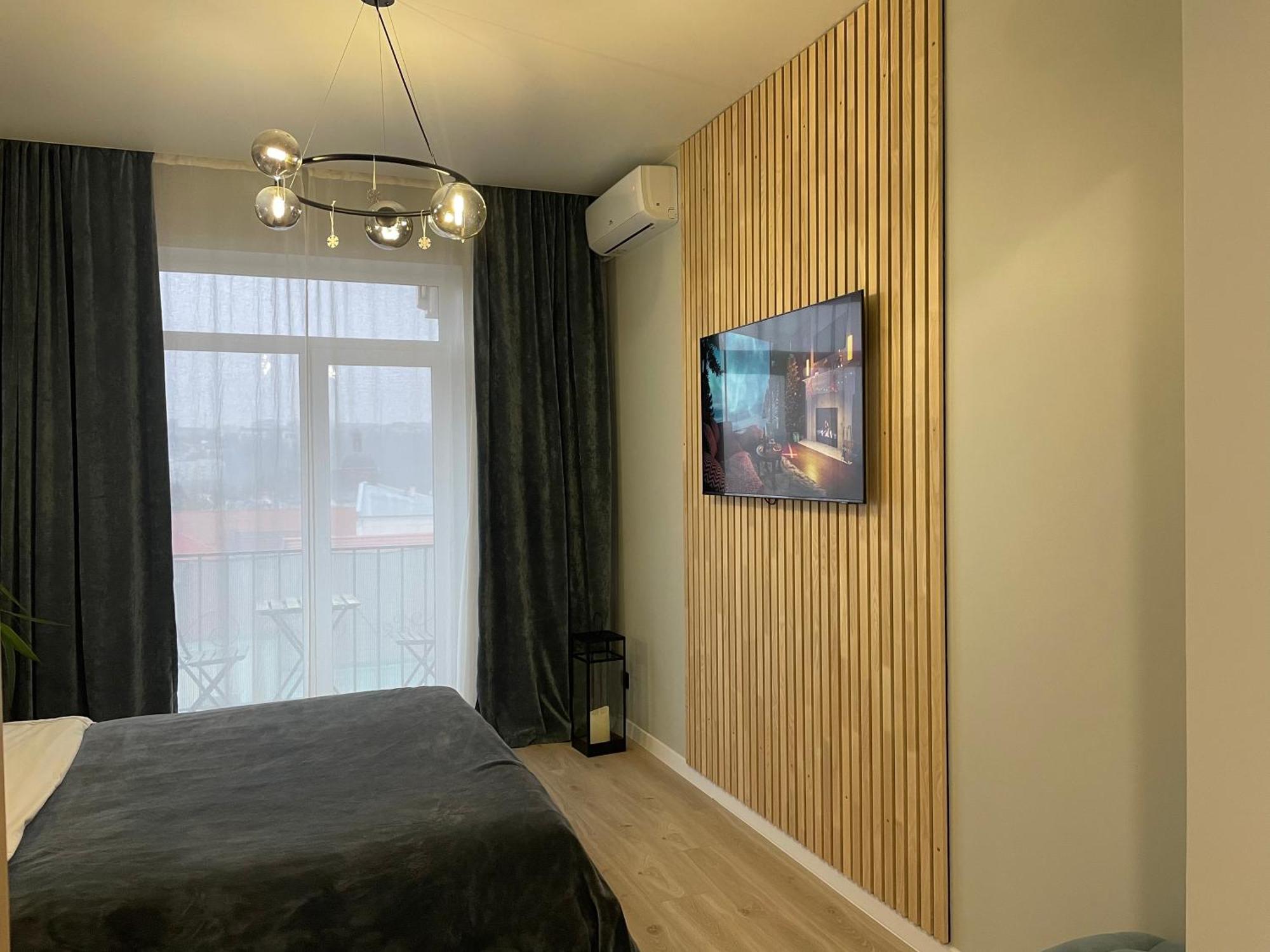 «Гори́Ще На Площі Польський Ринок» Apartman Kamjanyi Potoki Kültér fotó