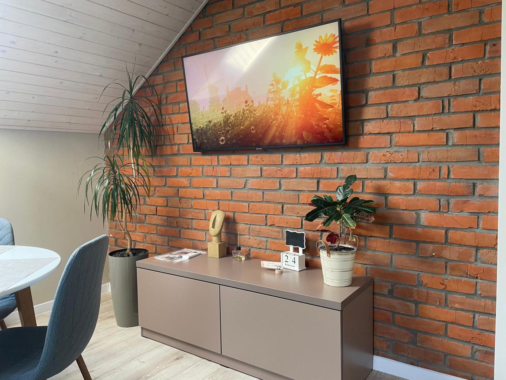 «Гори́Ще На Площі Польський Ринок» Apartman Kamjanyi Potoki Kültér fotó