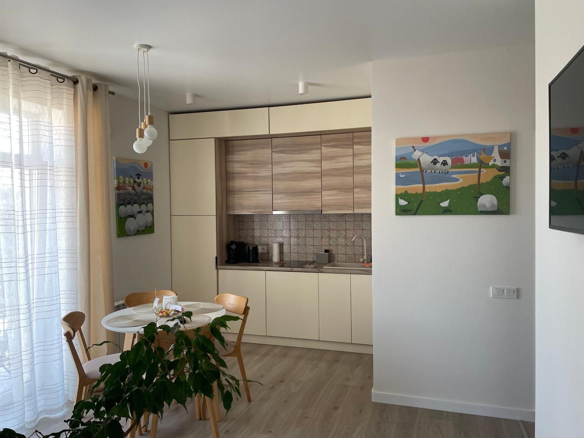 «Гори́Ще На Площі Польський Ринок» Apartman Kamjanyi Potoki Kültér fotó